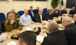 İsrail Kabinesi İran'a Saldırı Konusunda Belirsizlik İçinde Kaldı