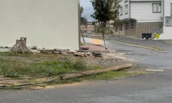 İstanbul Arnavutköy’de Hafriyat Kamyonu Kuralsızlığı: Kaçak Döküm, Kamu ve Araçlara Zarar Verdi