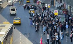 İstanbul’da Özel Halk Otobüsleri Kontak Kapatınca Duraklarda Yoğunluk Yaşandı