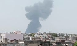 Hindistan’da 242 kişilik uçak kalkış sonrası düştü