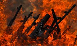 PKK'dan Bir Grup Süleymaniye'de Silahlarını İmha Etti