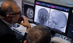 “Sağlıkta geleceğin anahtarı yapay zeka ve robotik cerrahi”