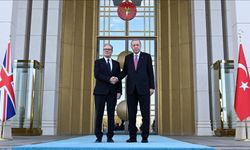 Erdoğan, İngiltere Başbakanı Starmer’i resmi törenle karşıladı
