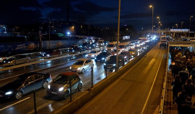 İstanbul'da Haftanın İlk Günü Trafik Yoğunluğu