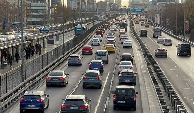 İstanbul'da Haftanın İlk İş Gününde Trafik Yoğunluğu