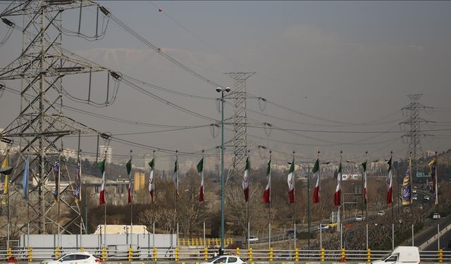 İran'da Enerji Tasarrufu Nedeniyle Yaz Mesai Saatleri Uygulanmaya Başlıyor