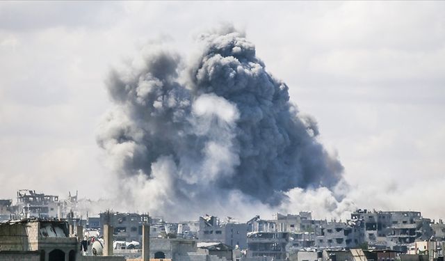 İsrail'in Gazze'ye Hava Saldırılarında 20 Filistinli Hayatını Kaybetti