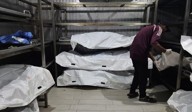 İsrail’in Gazze'ye Gece Saldırılarında 70 Kişi Hayatını Kaybetti