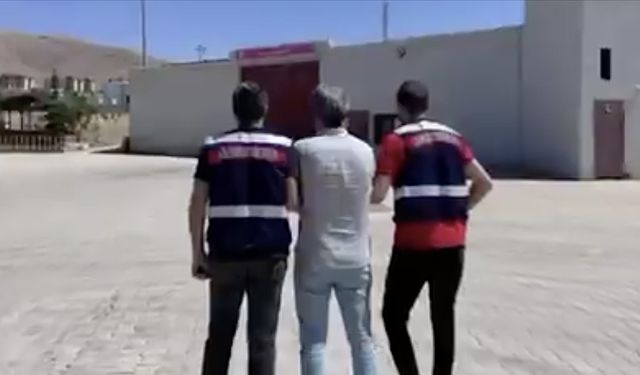 FETÖ’ye 26 ilde operasyon: 77 gözaltı