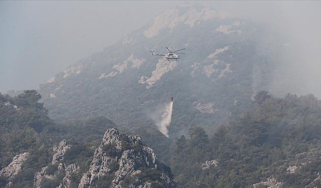 Silifke’deki orman yangını kontrol altına alındı, Anamur’da çalışmalar sürüyor