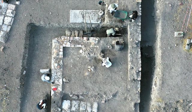 Ani Ören Yeri’nde Selçuklu dönemi kümbet kalıntısı gün yüzüne çıktı