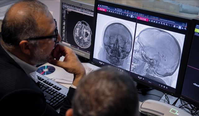 “Sağlıkta geleceğin anahtarı yapay zeka ve robotik cerrahi”