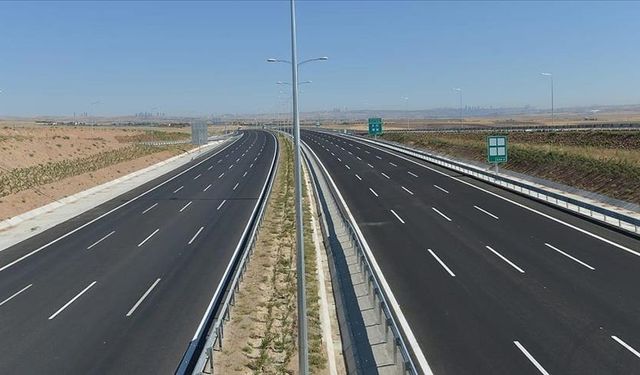 Türkiye’nin bölünmüş yol ağı 22 yılda 5 kat büyüdü