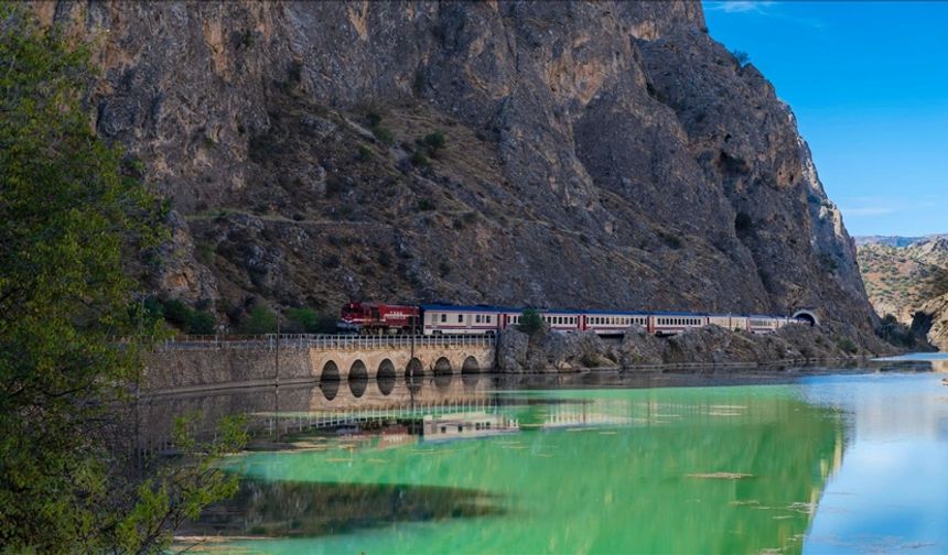 Turistik Karaelmas Ekspresi ilk seferine çıkıyor