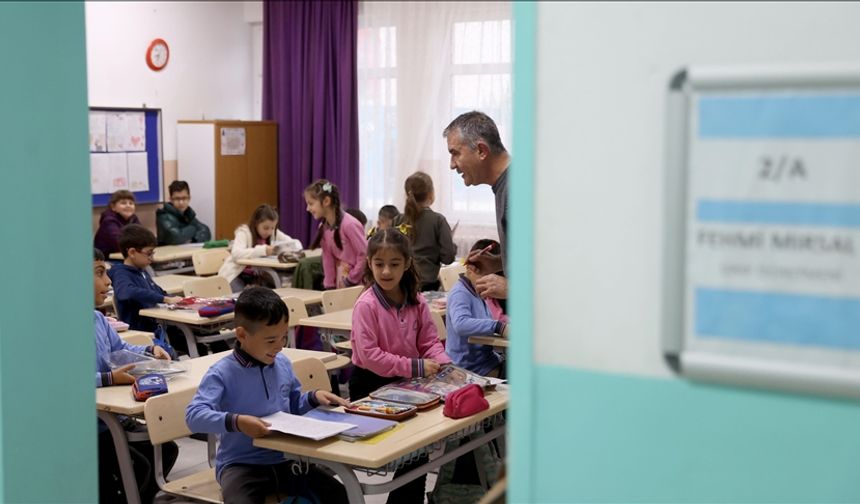 18 milyon öğrenci ve 1,2 milyon öğretmen yeniden dersbaşı yaptı