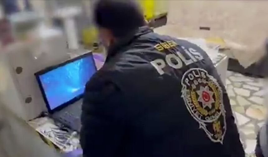 Siber suçlarla mücadele kapsamında 16 ilde düzenlenen operasyonlarda 126 şüpheli yakalandı. Yasa dışı bahis, çevrim içi