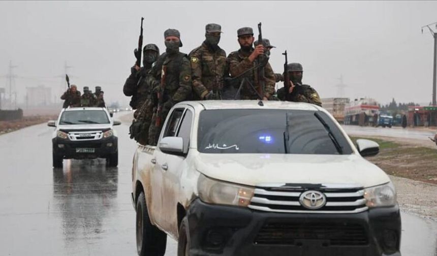 "Suriye Ordusu, Halep'in Doğusundaki Meskene ve Deyr Hafir'e Takviye Birlikler Sevk Etti"